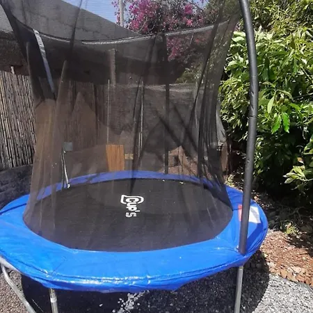 Vakantiehuis Peaceful Getaway With Pool & Bbq Area *