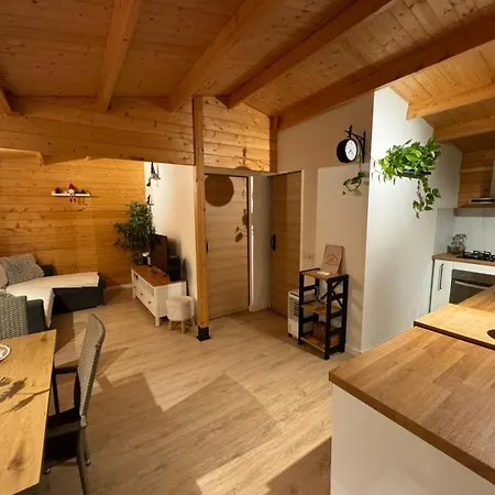 Vakantiehuis Peaceful Getaway With Pool & Bbq Area