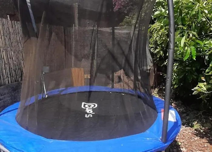 Prázdninový dům Peaceful Getaway With Pool & Bbq Area *